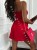 Kurzer roter Damen-Playsuit für den Sommer, trägerlos mit gerafftem Korsett-Oberteil und lockeren Shorts mit Taschen und Bindegürtel in der Taille