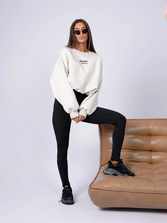 komplet-bluza-oversize-legginsy-bialy-another-1.jpg