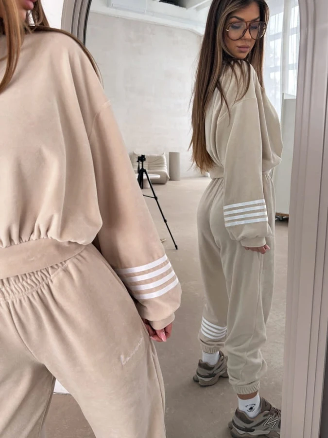 dres-welurowy-bluza-oversize-spodnie-bezowy-la-coca-velve-3.jpg