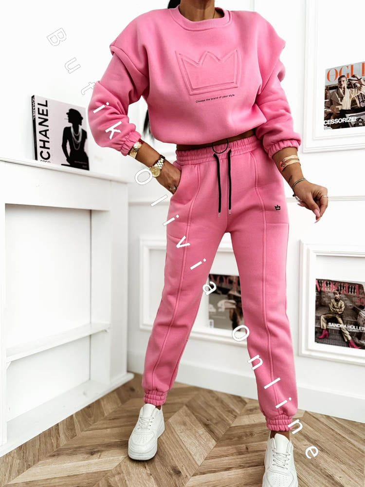 gefuetterter-loungewear-set-krone-rosa