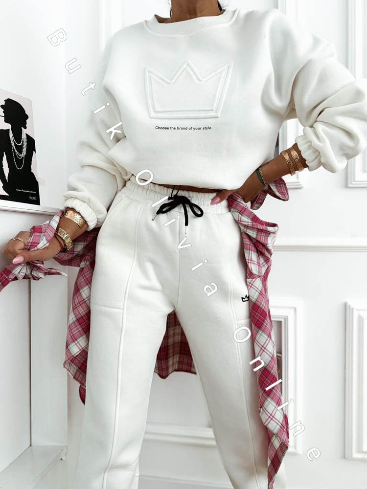 gefuetterter-loungewear-set-krone-creme