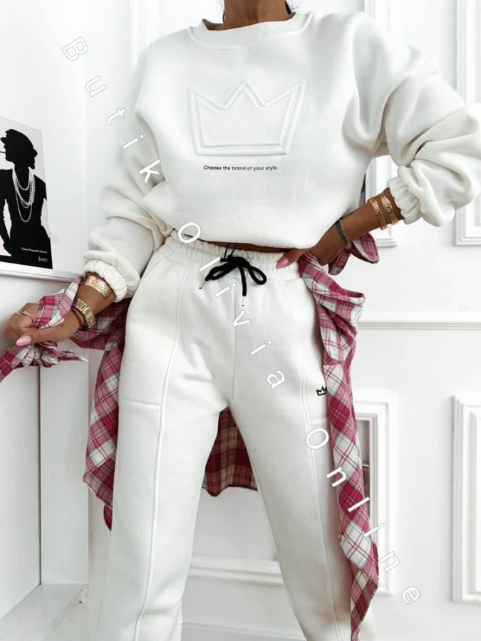 gefuetterter-loungewear-set-krone-creme