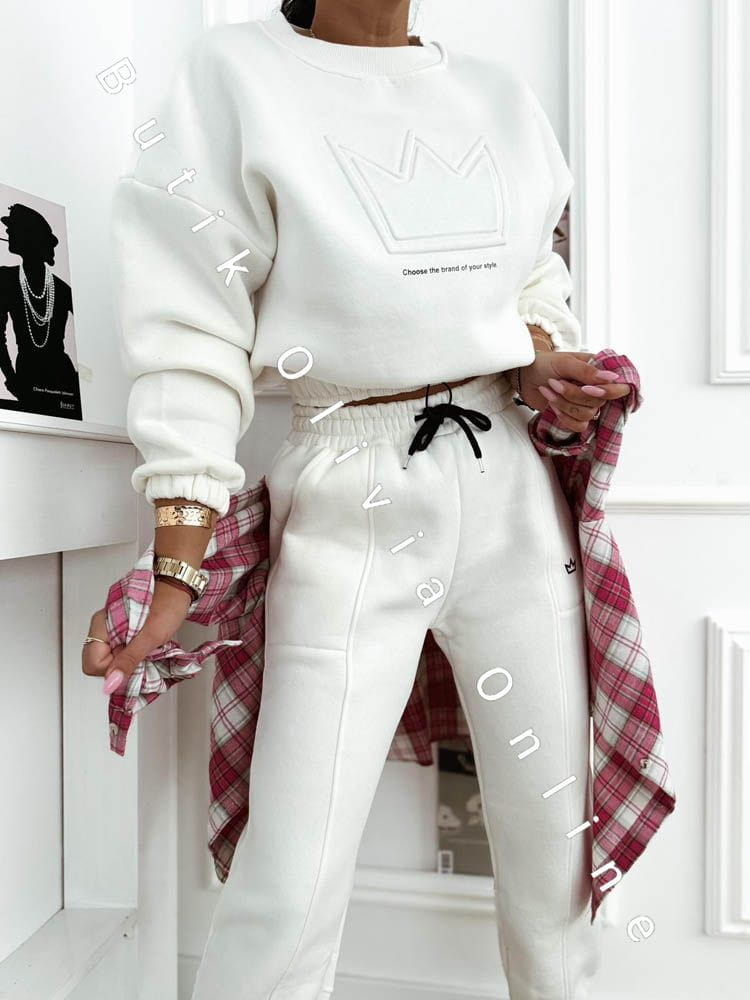 gefuetterter-loungewear-set-krone-creme