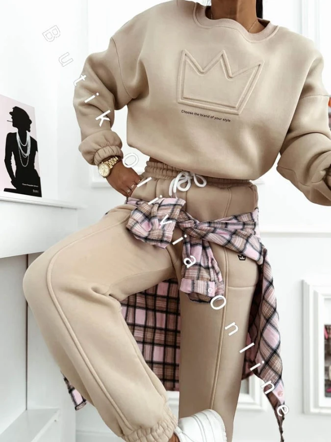 gefuetterter-loungewear-set-krone-beige