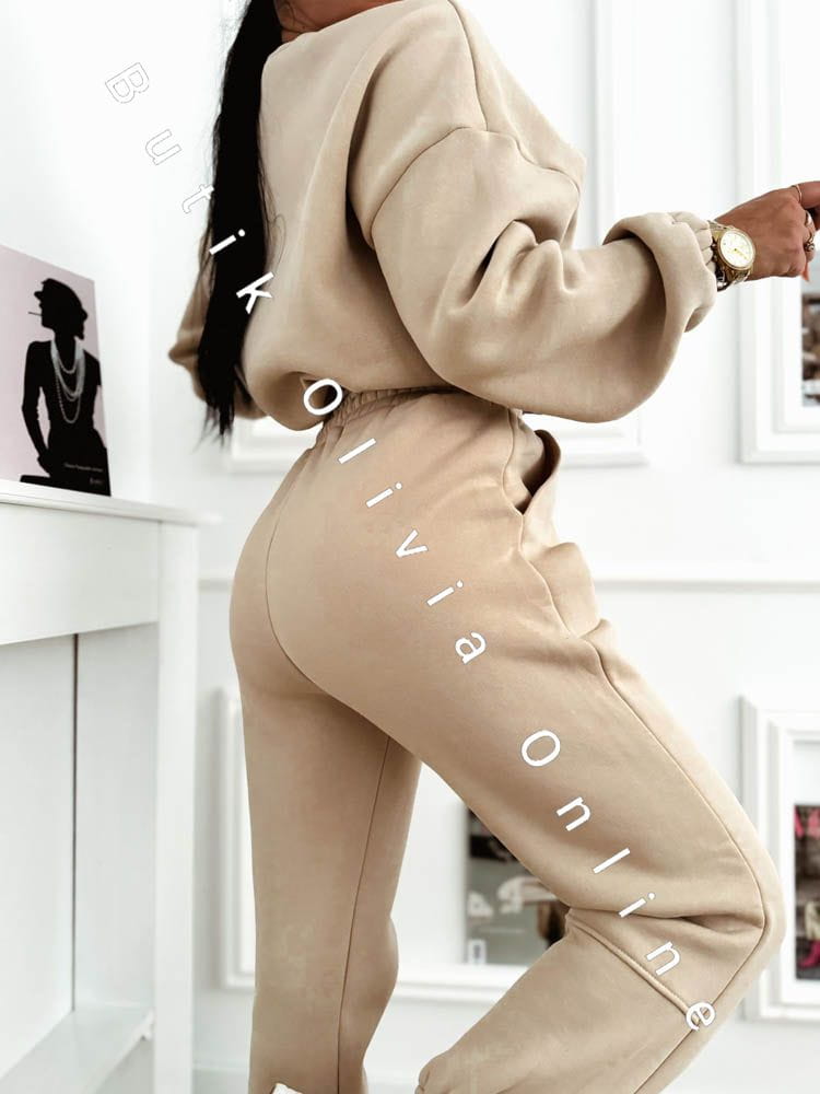 gefuetterter-loungewear-set-krone-beige