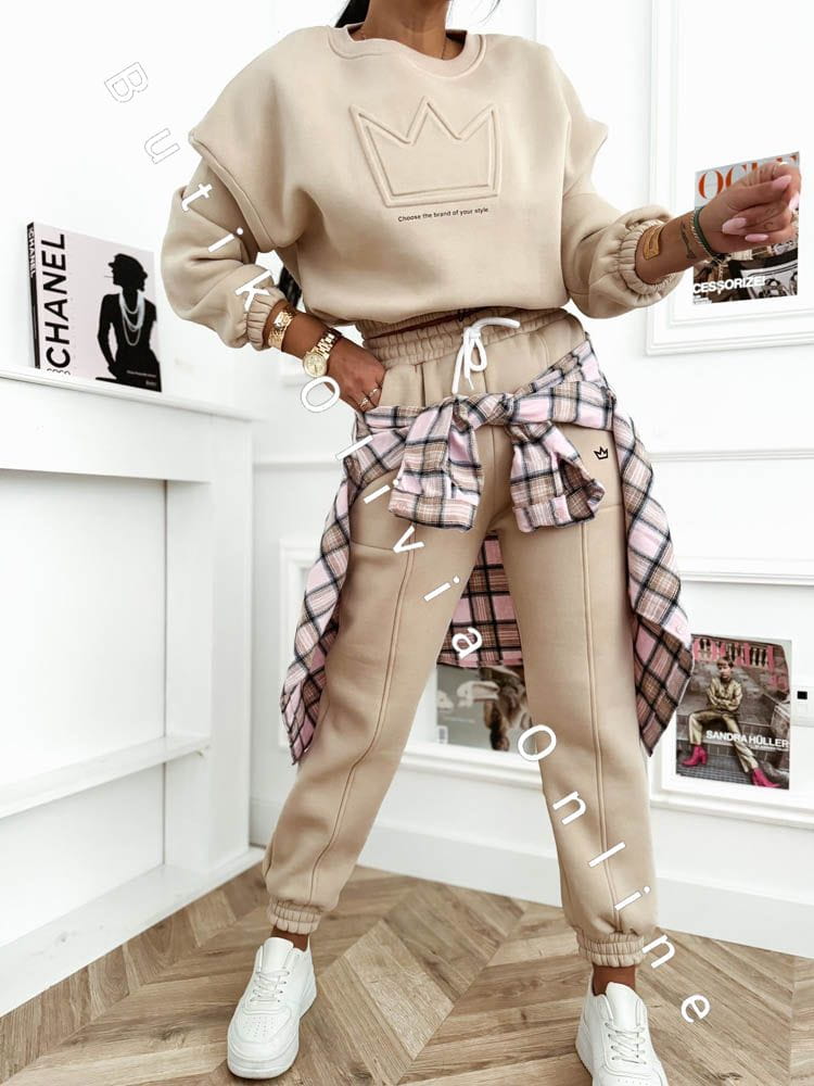 gefuetterter-loungewear-set-krone-beige