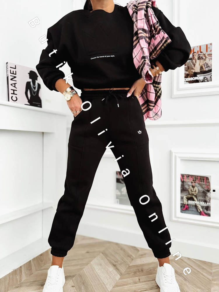 gefuetterter-loungewear-set-krone-schwarz