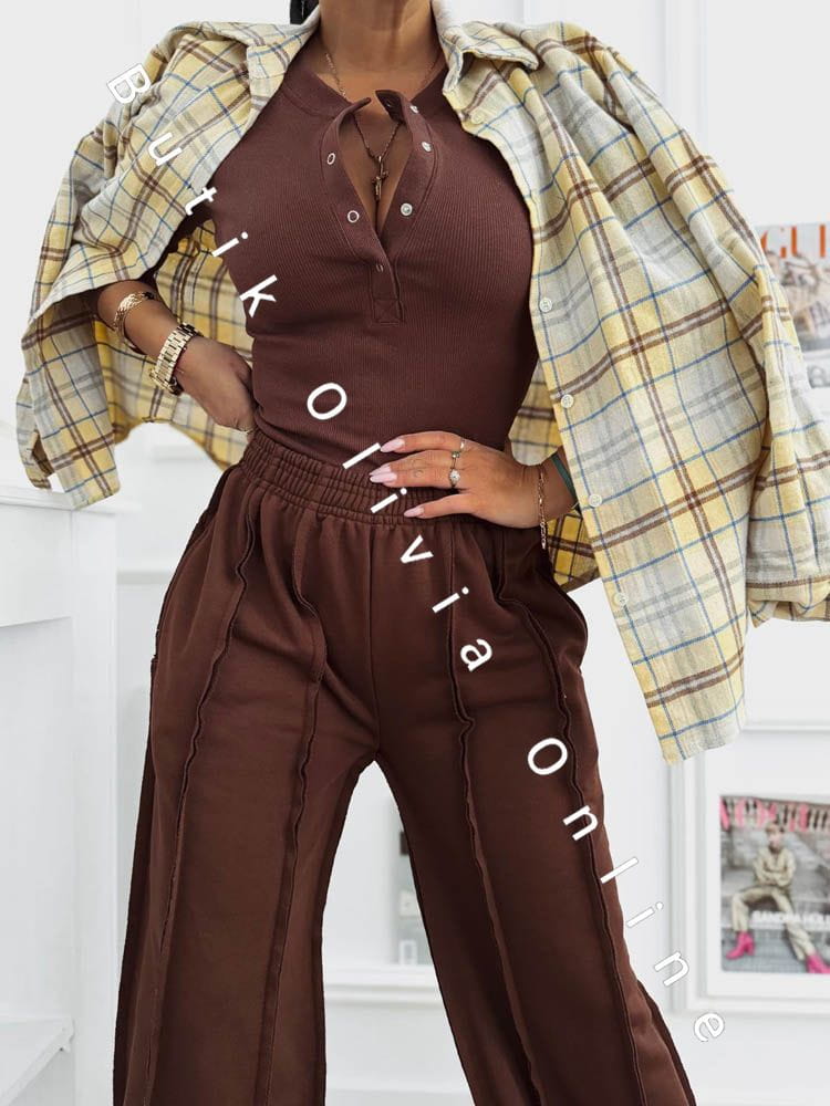 komplet-bluzka-prazkowana-szerokie-spodnie-czekoladowy