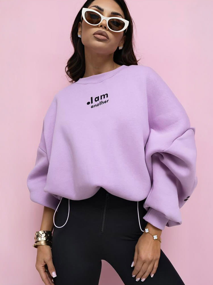 damski komplet jagodowa bluza oversize i czarne legginsy z wysokim stanem oraz zamkiem z przodu