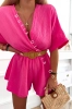 Kurzer Musselin-Jumpsuit mit V-Ausschnitt und Webgürtel fuchsia