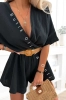 Schwarzer kurzer Musselin-Jumpsuit mit V-Ausschnitt und Webgürtel