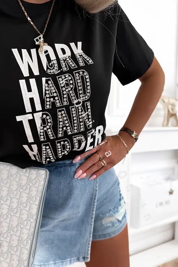 Schwarzes Damen-T-Shirt mit „WORK HARD“-Schriftzug