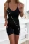Schwarzer kurzer Jumpsuit mit schmalen Trägern und modellierendem, geripptem Taillenbund