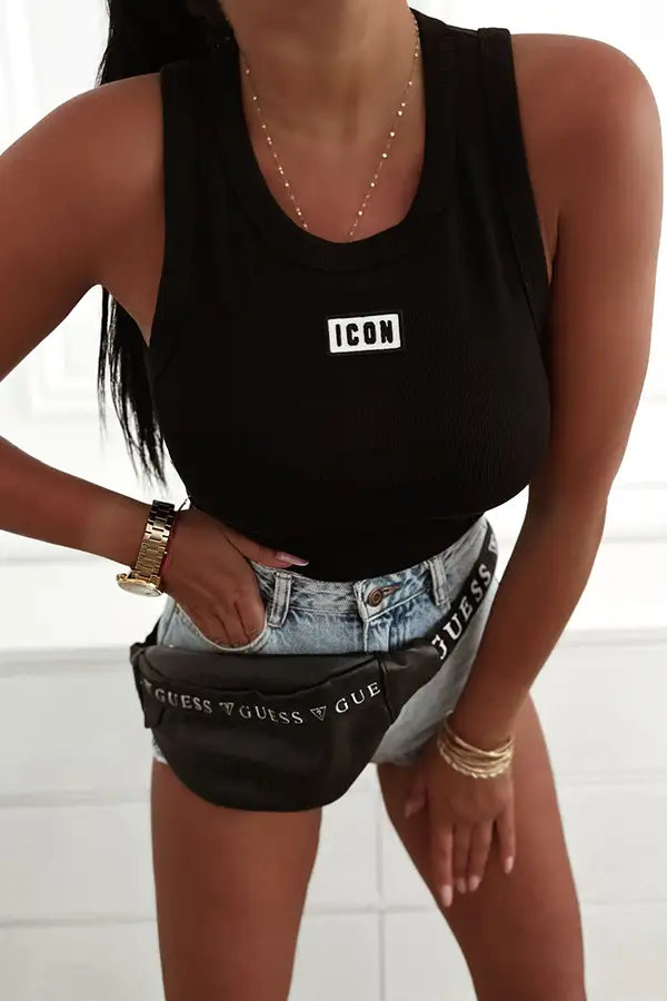 Schwarzes geripptes Racerback-Top mit „Icon“-Schriftzug