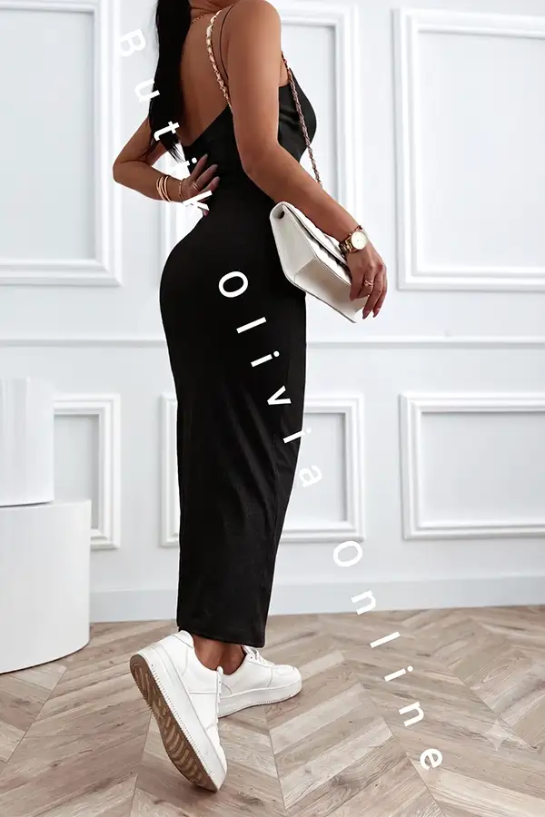Schwarzes geripptes Kleid mit schmalen Trägern